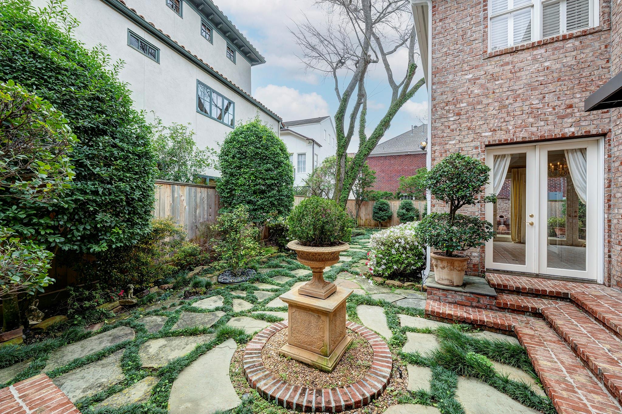 5469 Briar Drive