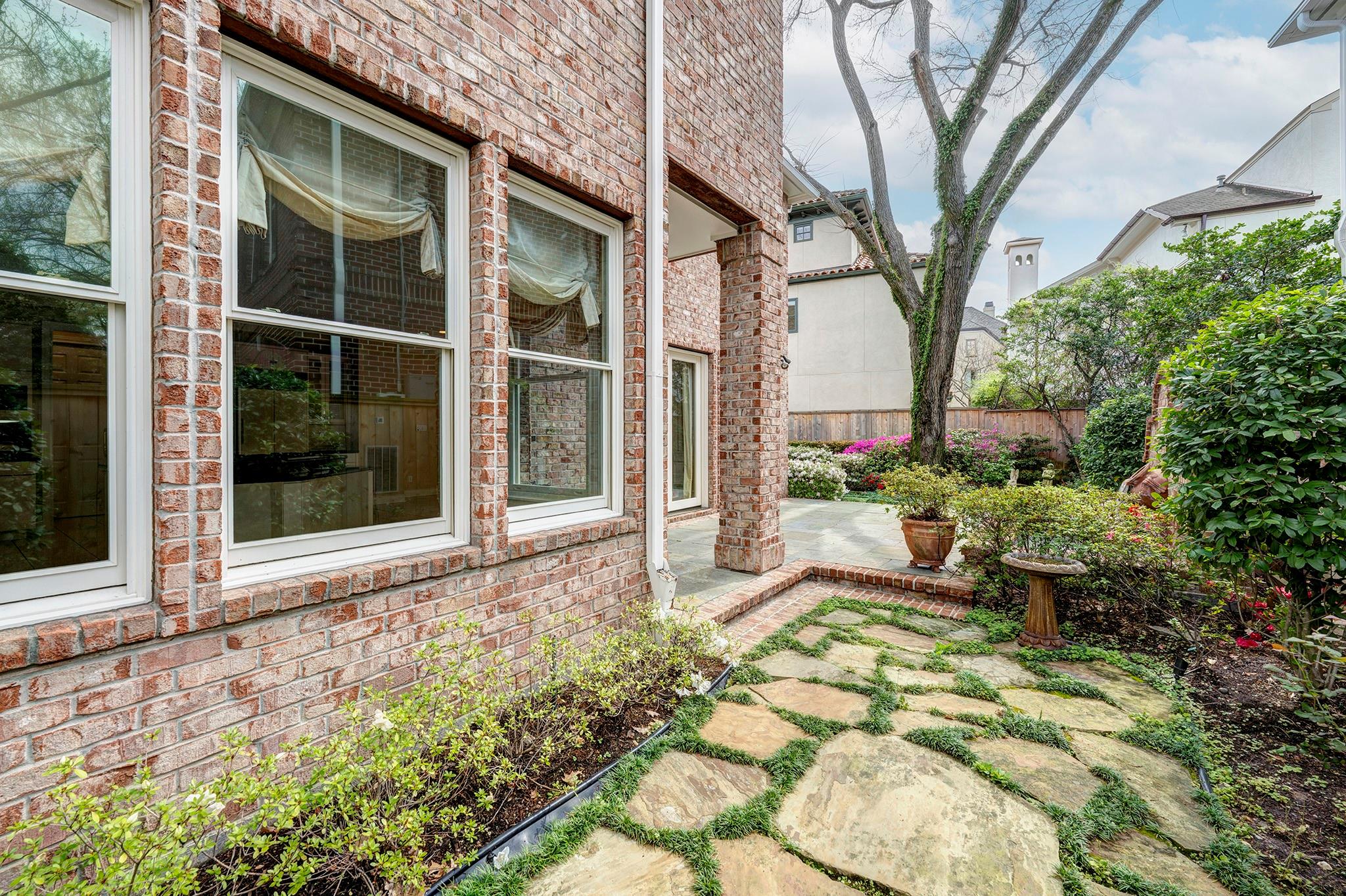 5469 Briar Drive