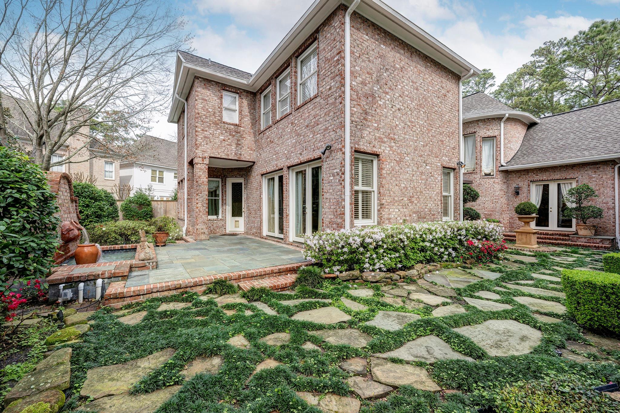 5469 Briar Drive