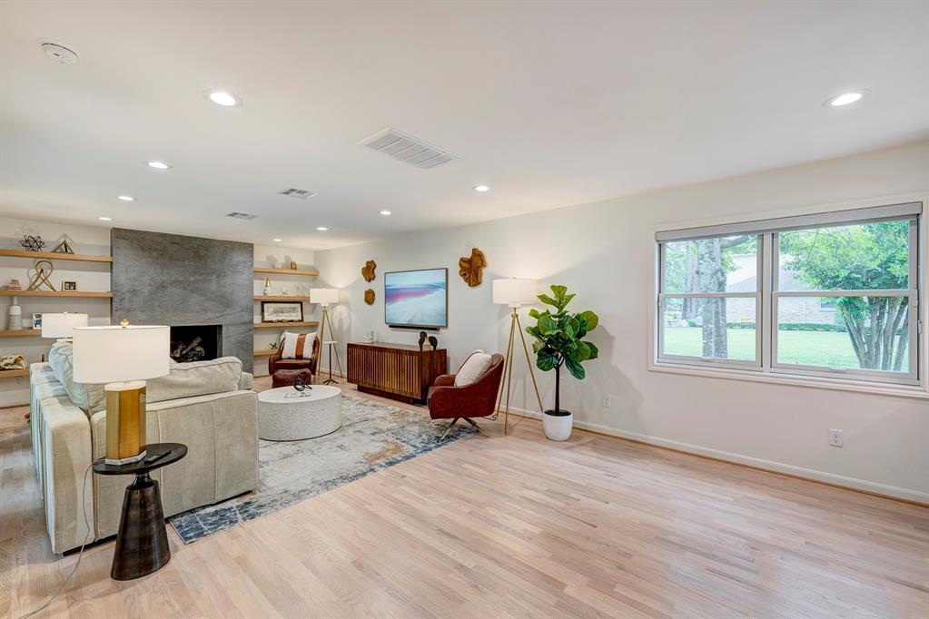 13703 Queensbury Lane