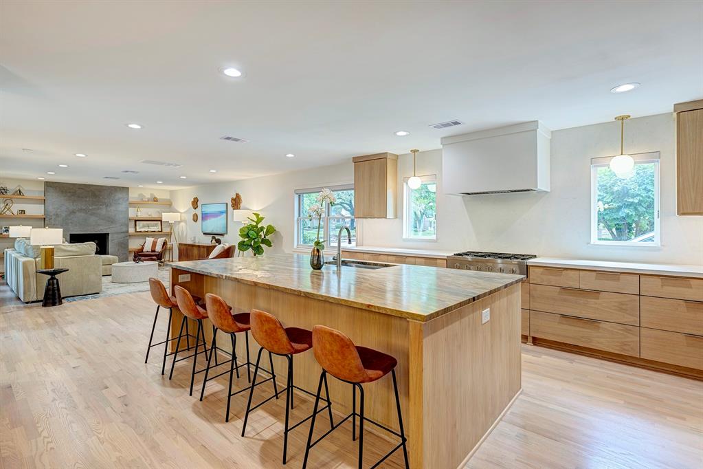 13703 Queensbury Lane