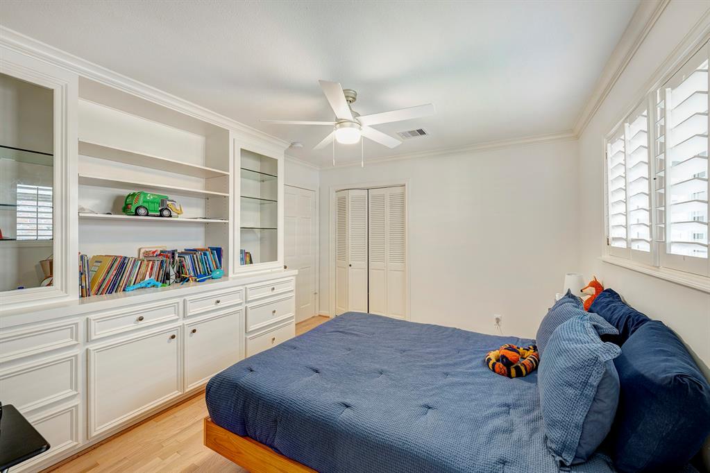 13703 Queensbury Lane