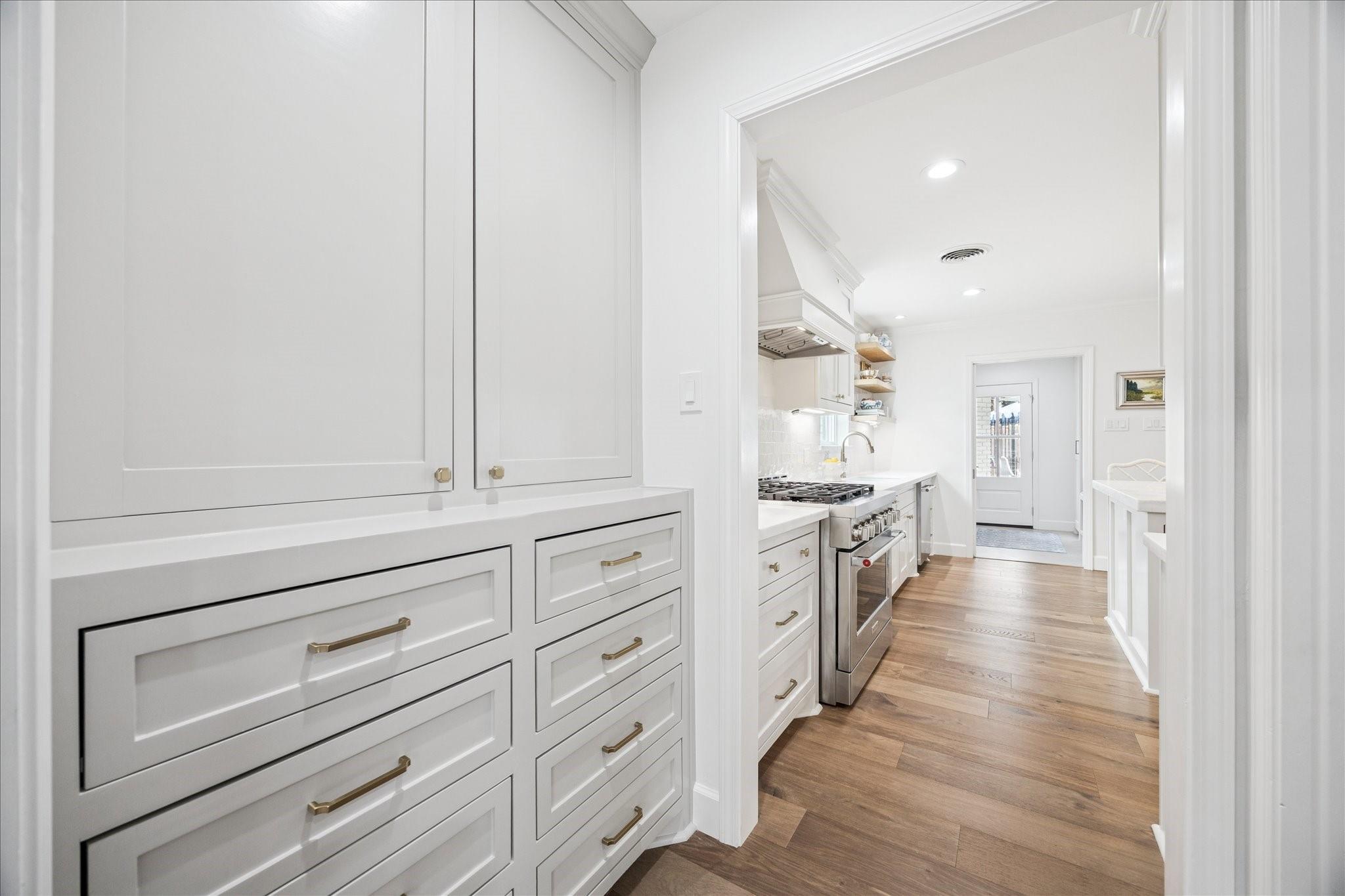 7906 Meadowbriar Lane