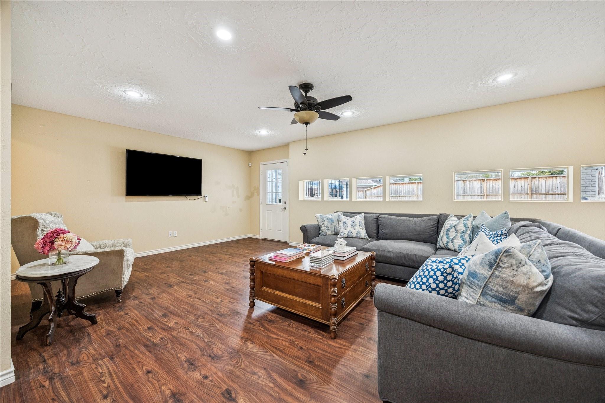 7906 Meadowbriar Lane