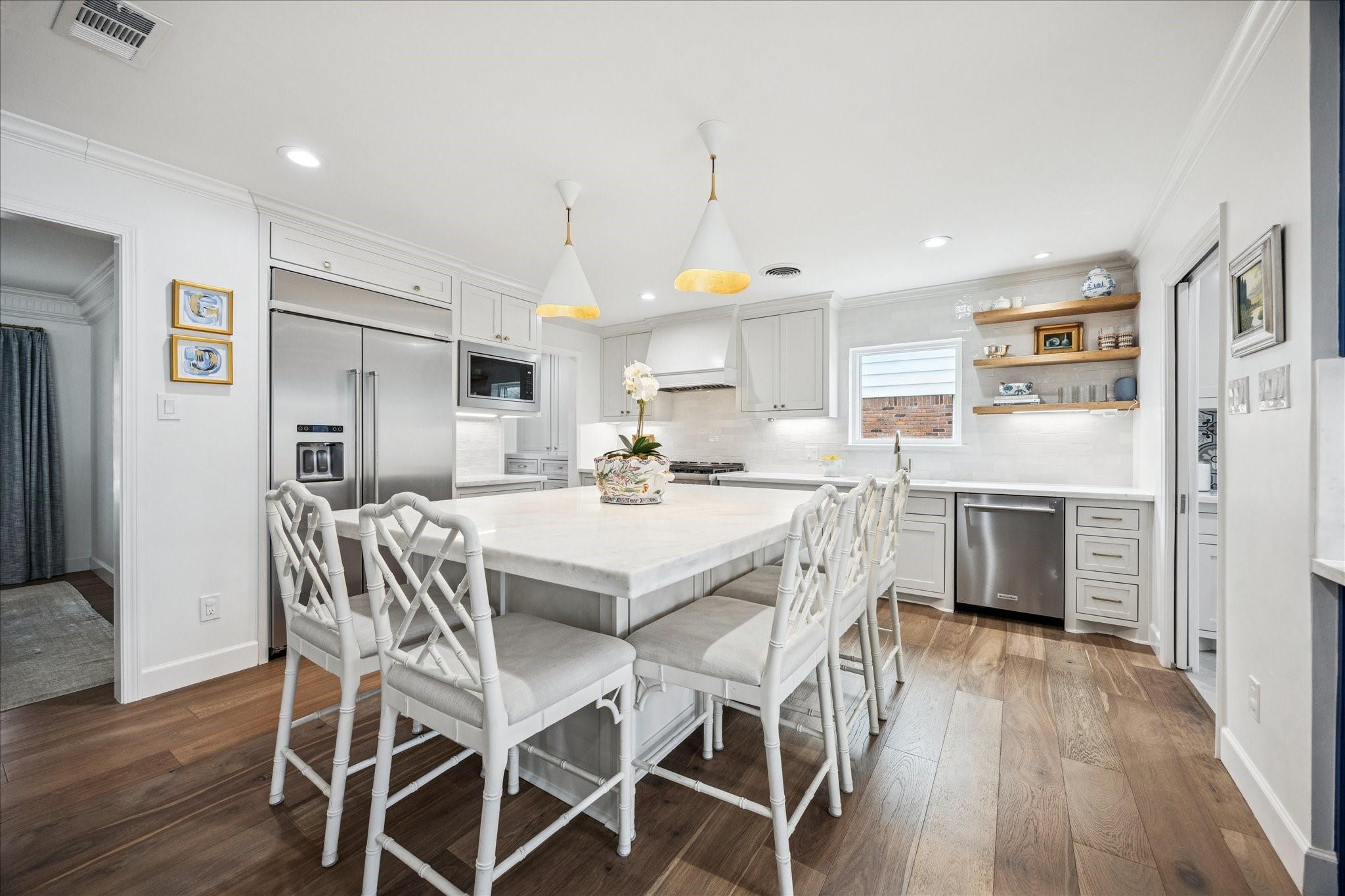 7906 Meadowbriar Lane