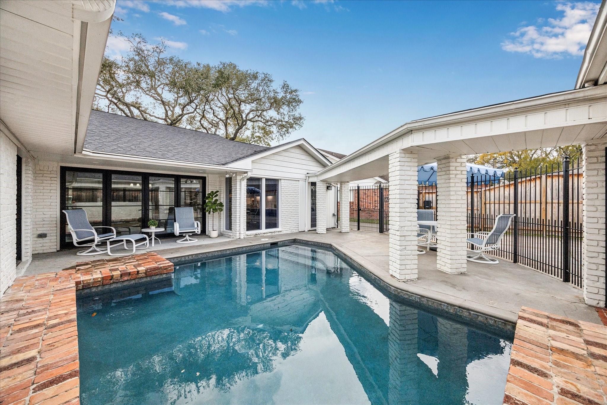 7906 Meadowbriar Lane