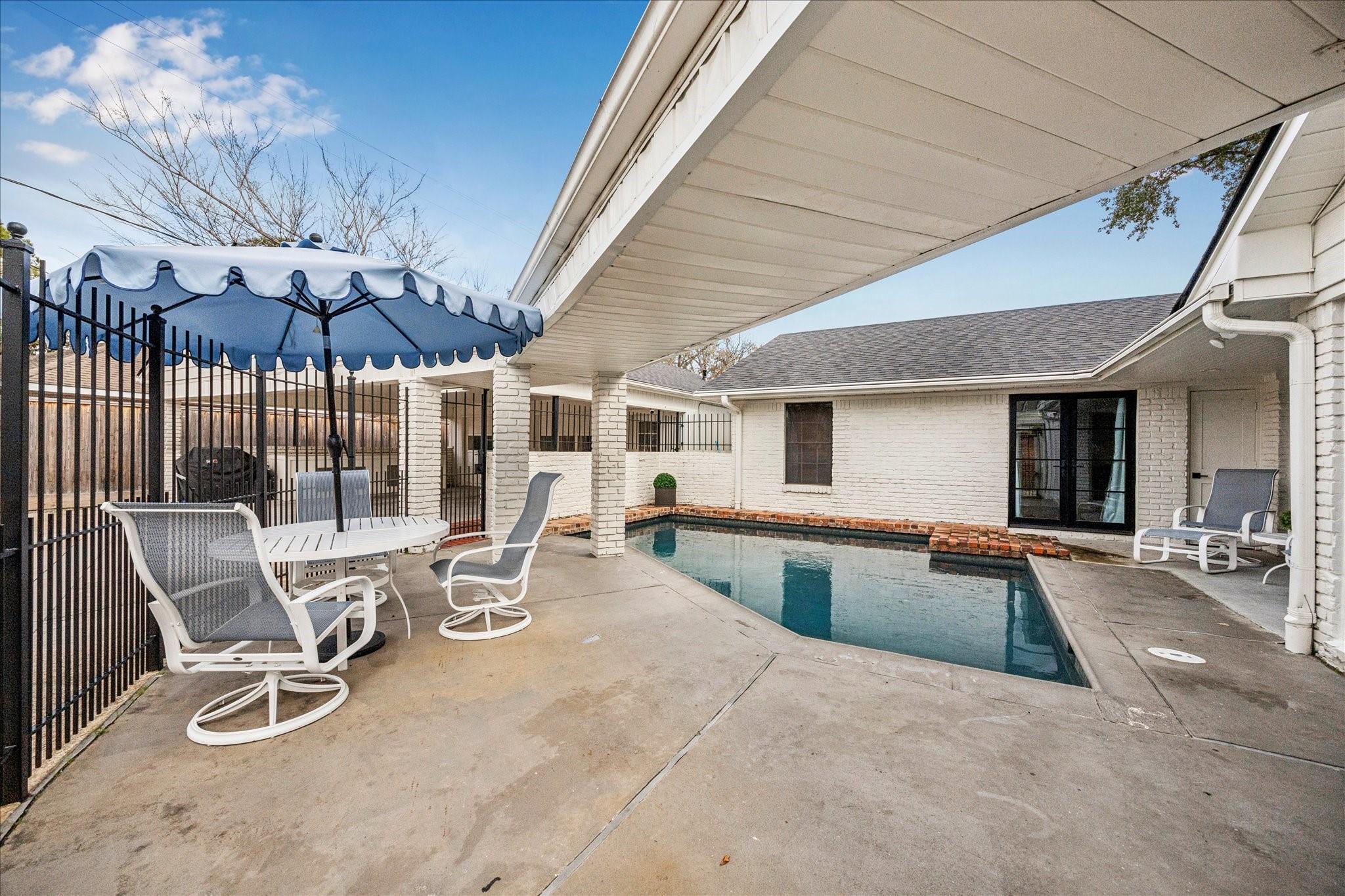 7906 Meadowbriar Lane