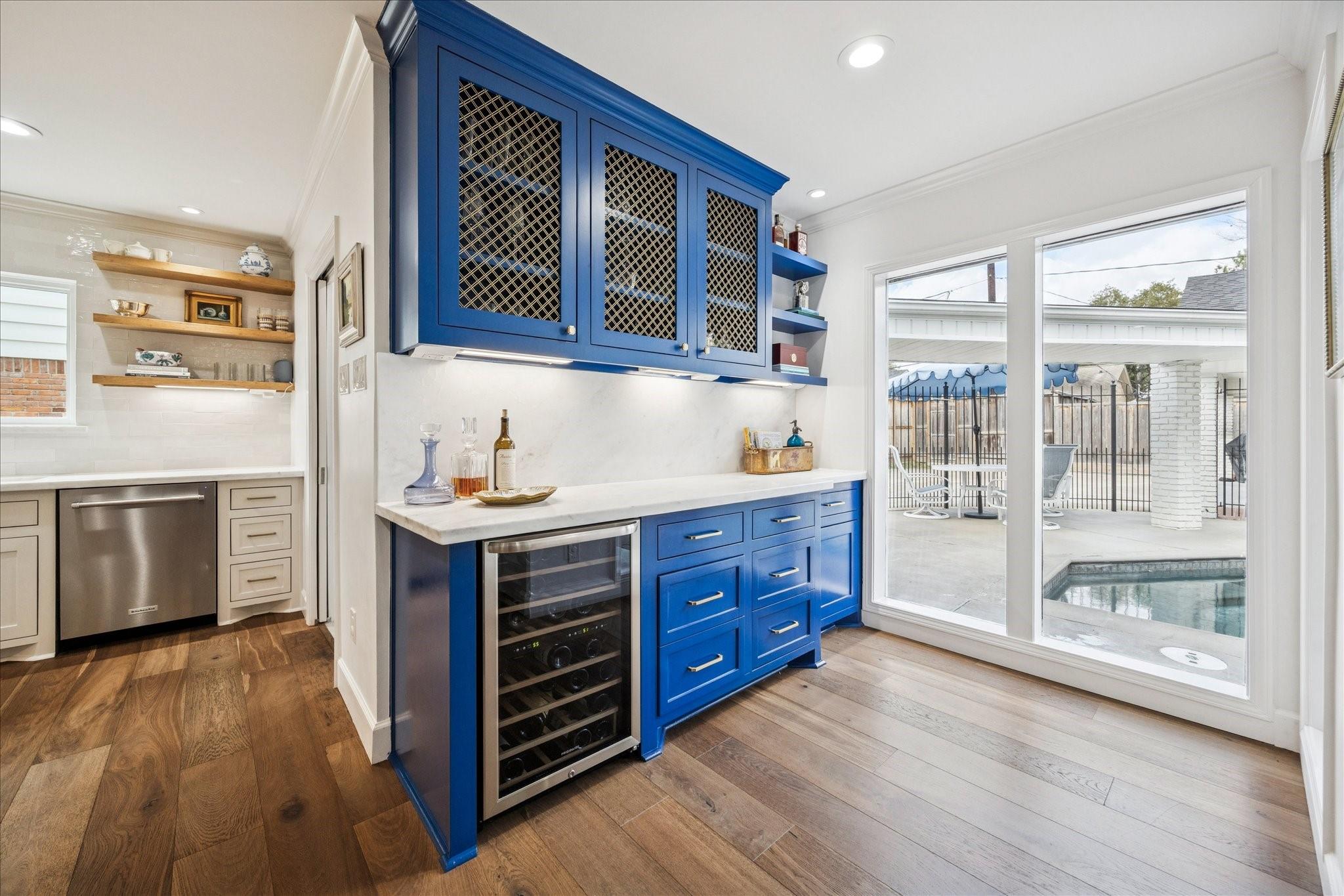 7906 Meadowbriar Lane