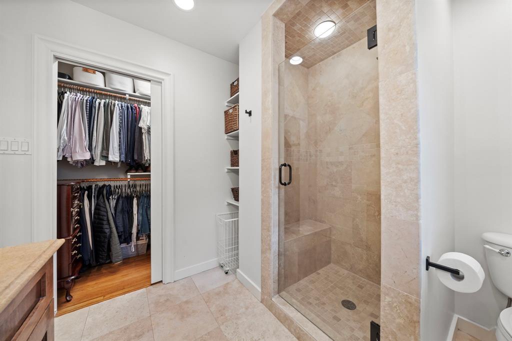 806 W 41st Street
