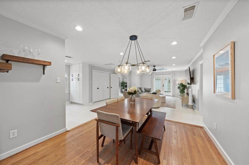 806 W 41st Street