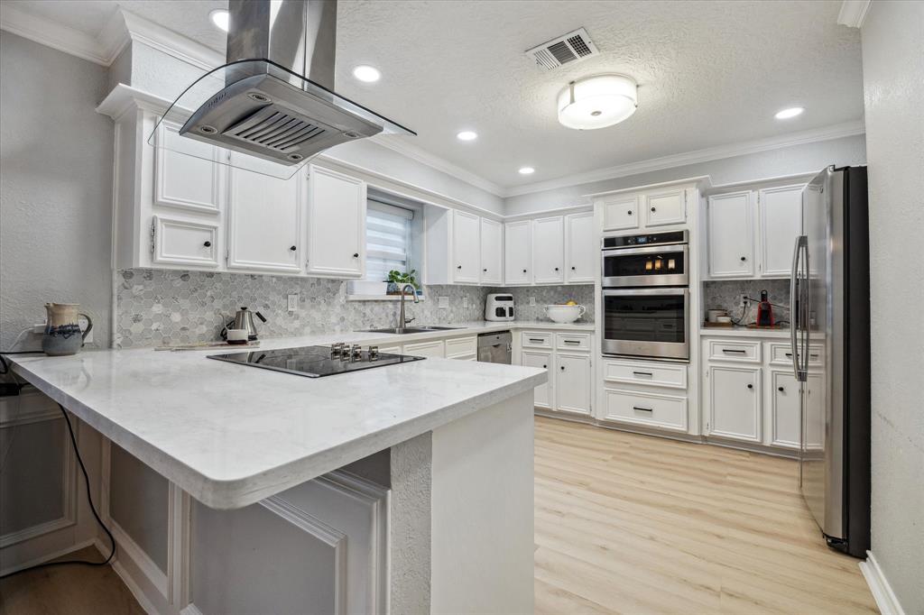 12430 Oakcroft Drive