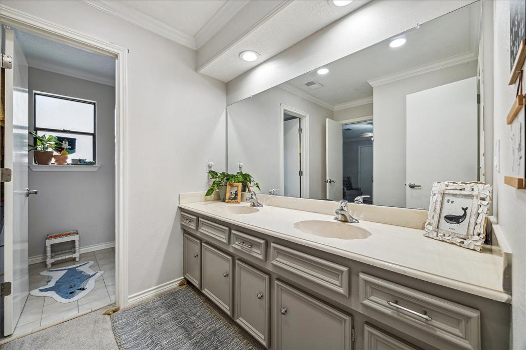 12430 Oakcroft Drive