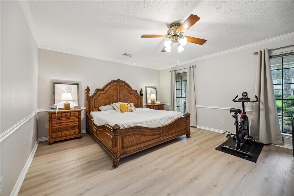 12430 Oakcroft Drive