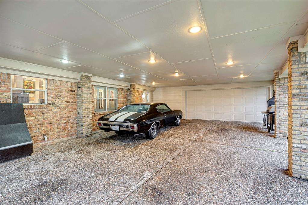 4906 Golf Drive