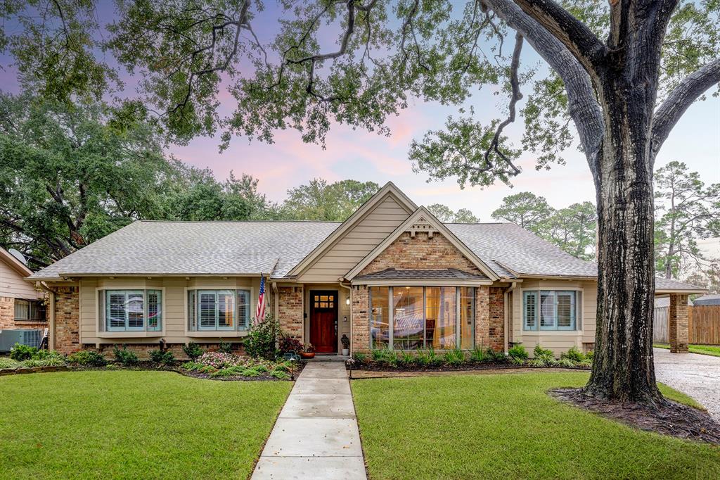 4906 Golf Drive