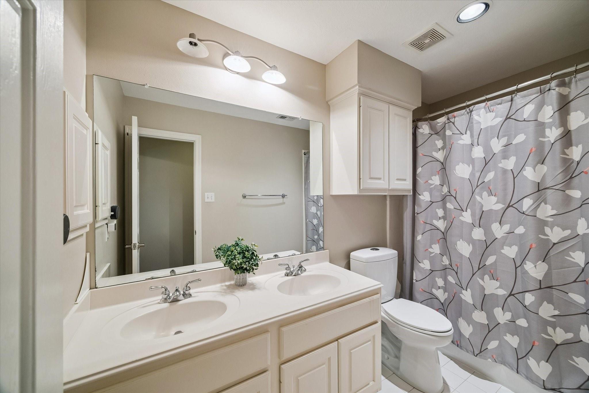 2803 Maple Bend Drive
