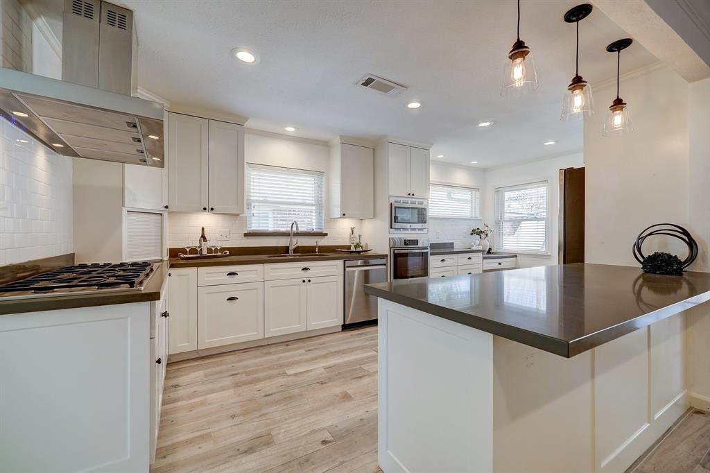 3814 Linklea Drive