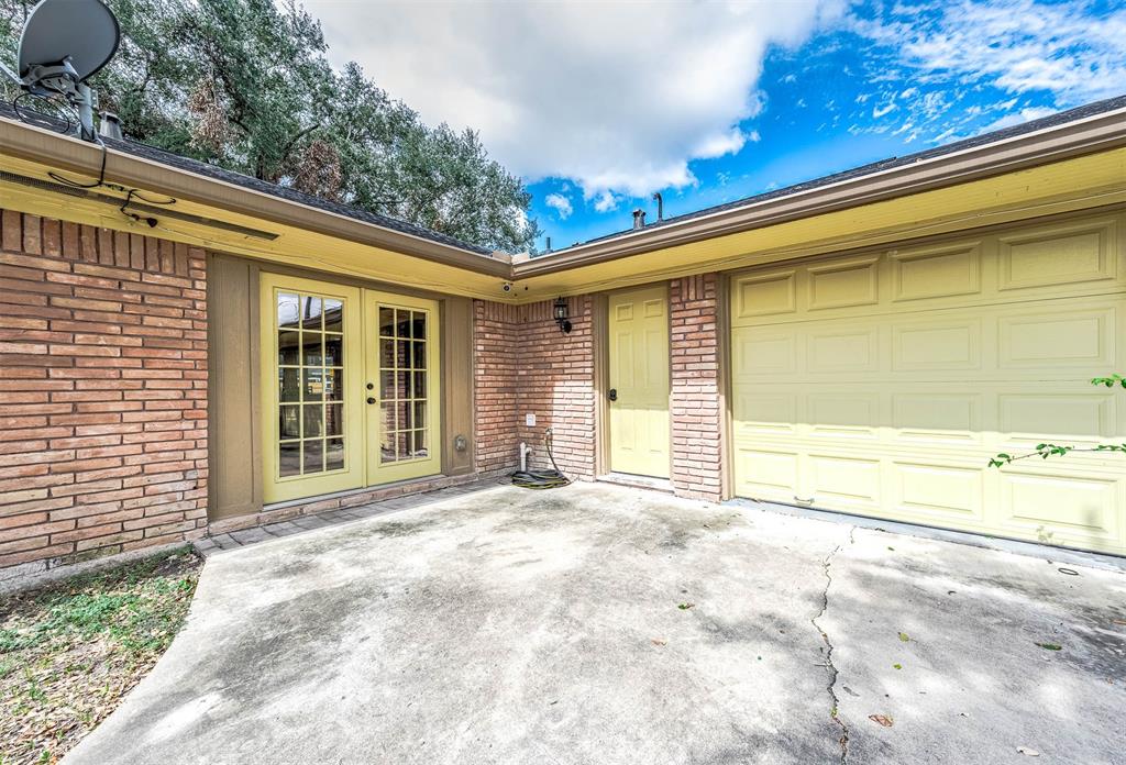 10709 Greenwillow Drive