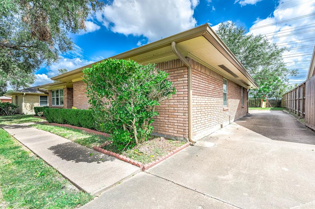 10709 Greenwillow Drive