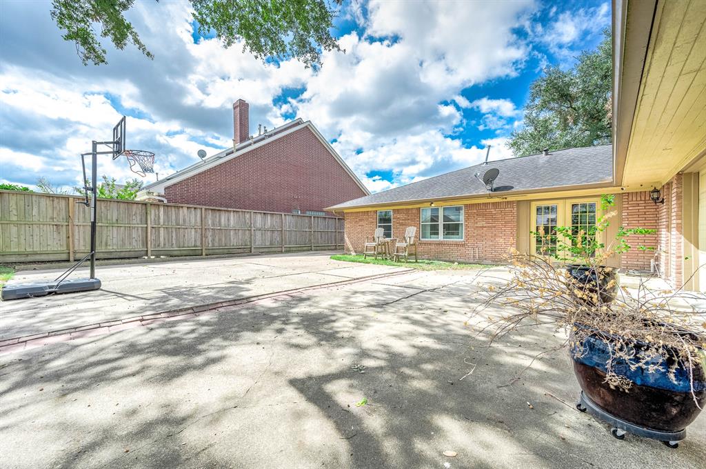 10709 Greenwillow Drive