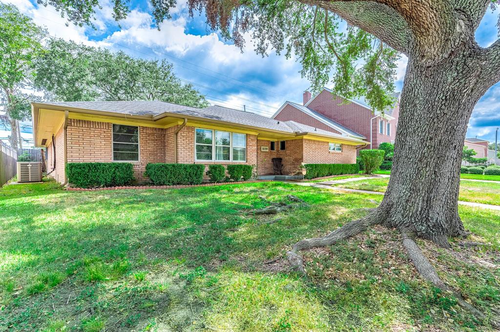 10709 Greenwillow Drive