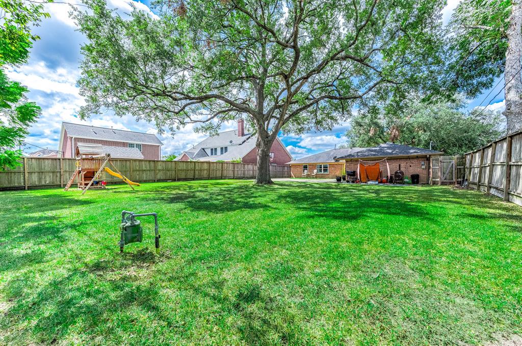 10709 Greenwillow Drive