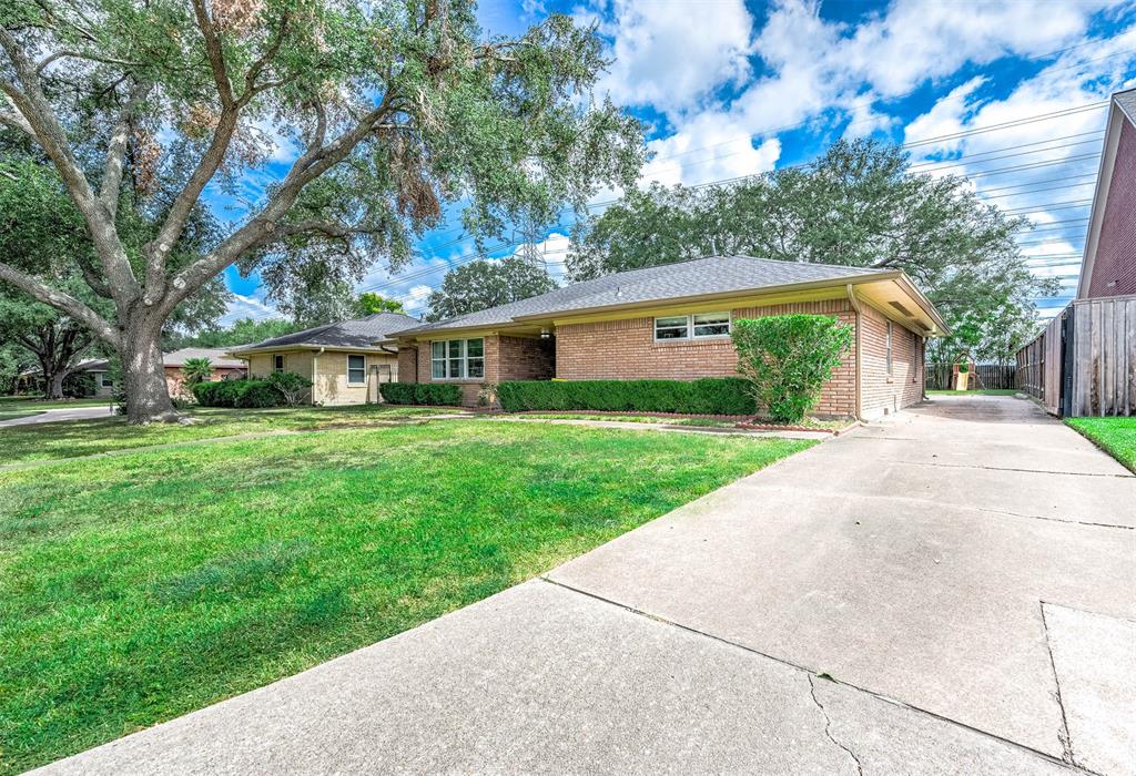 10709 Greenwillow Drive