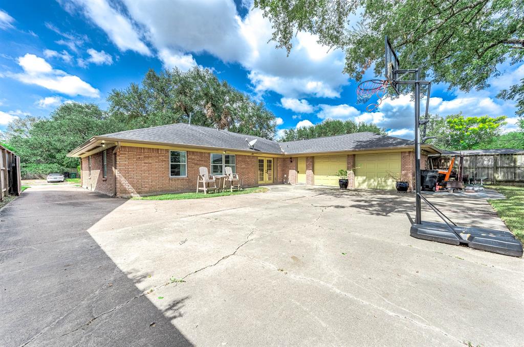 10709 Greenwillow Drive