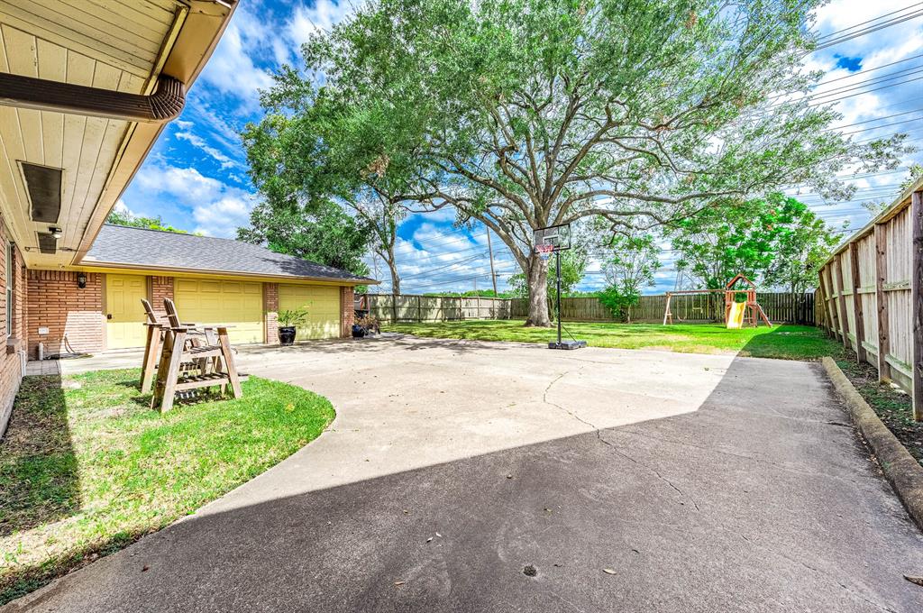 10709 Greenwillow Drive