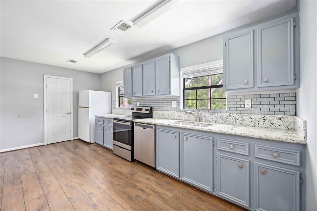 2119 N Austin Avenue # C