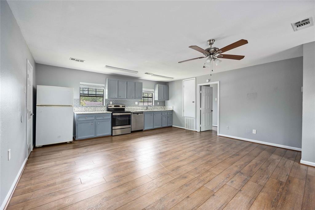 2119 N Austin Avenue # C