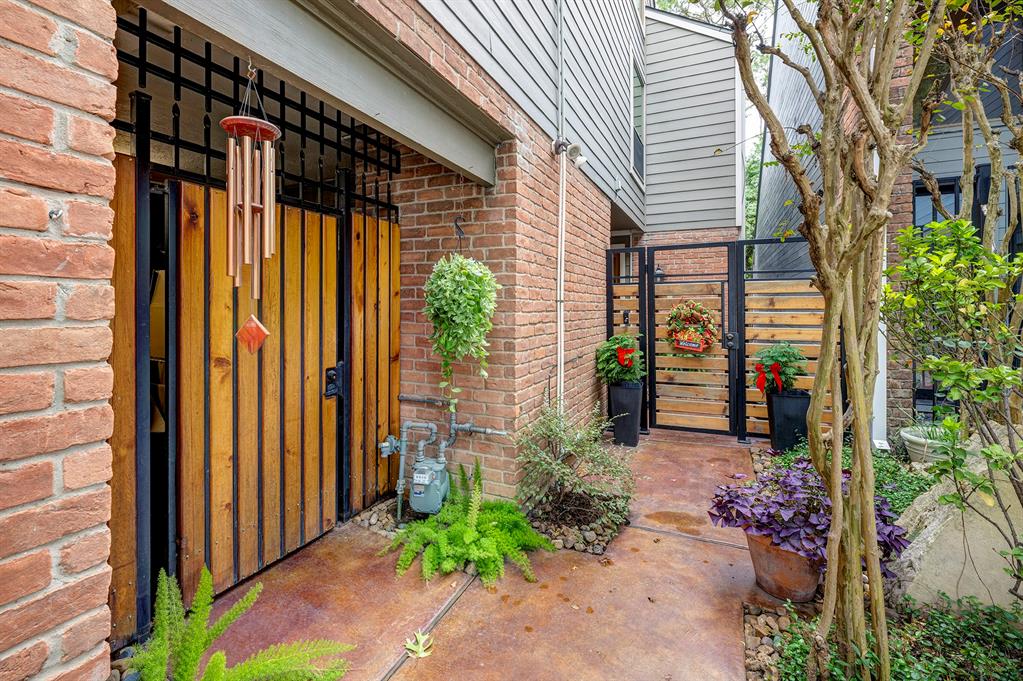 12009 Naughton Street