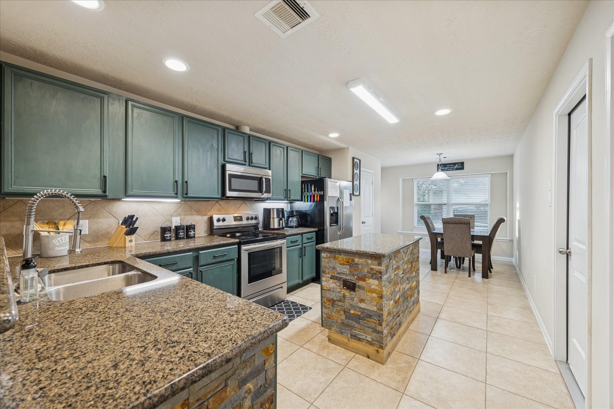 3203 Pine Hollow Circle