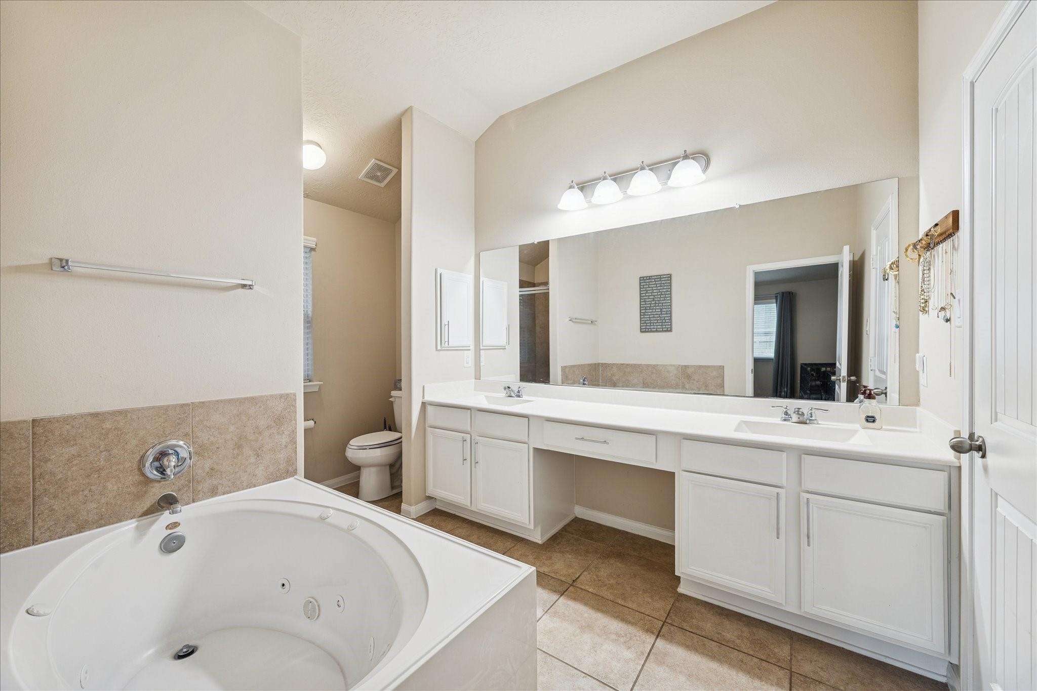 3203 Pine Hollow Circle