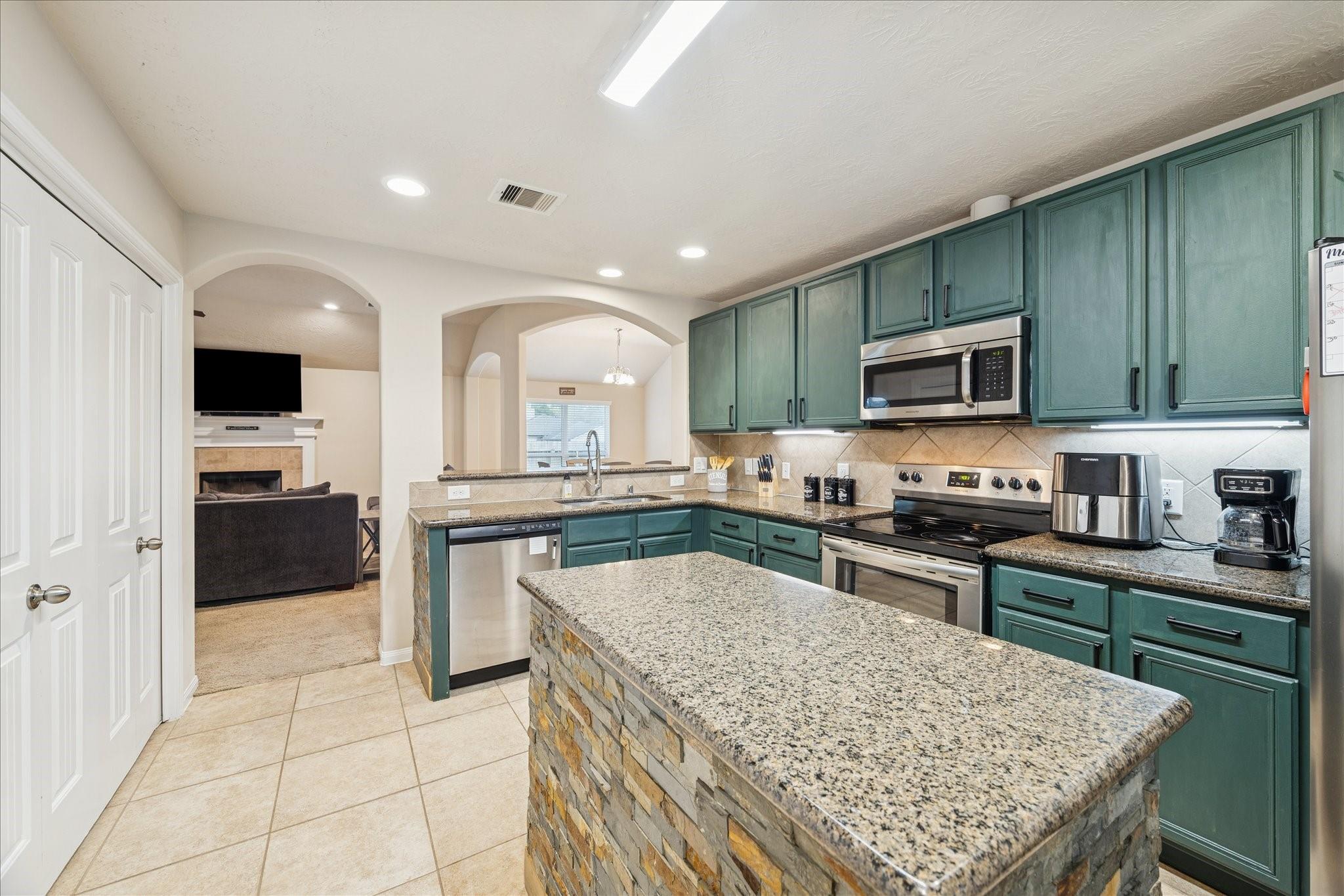 3203 Pine Hollow Circle