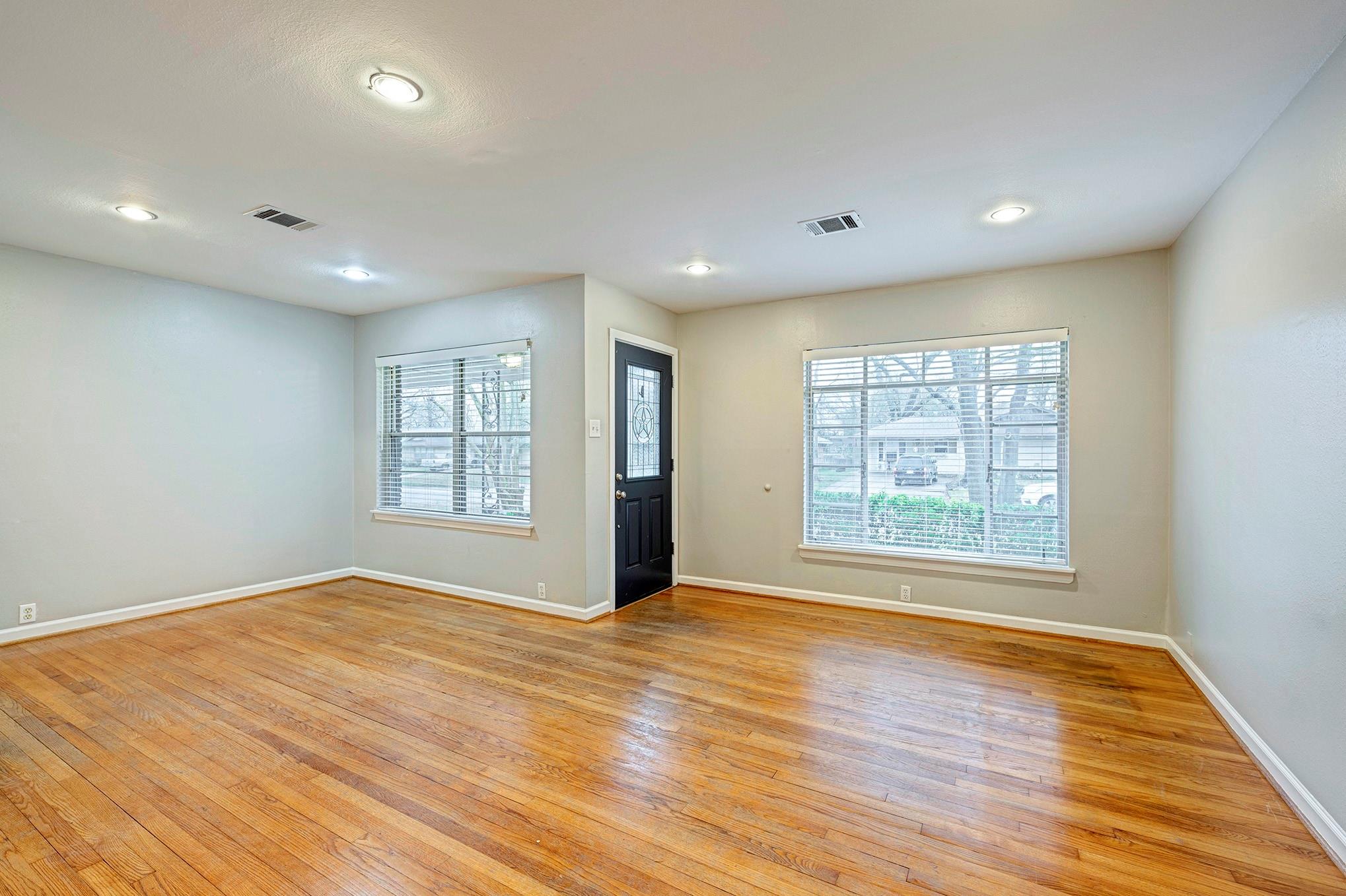 1135 W 31st Street