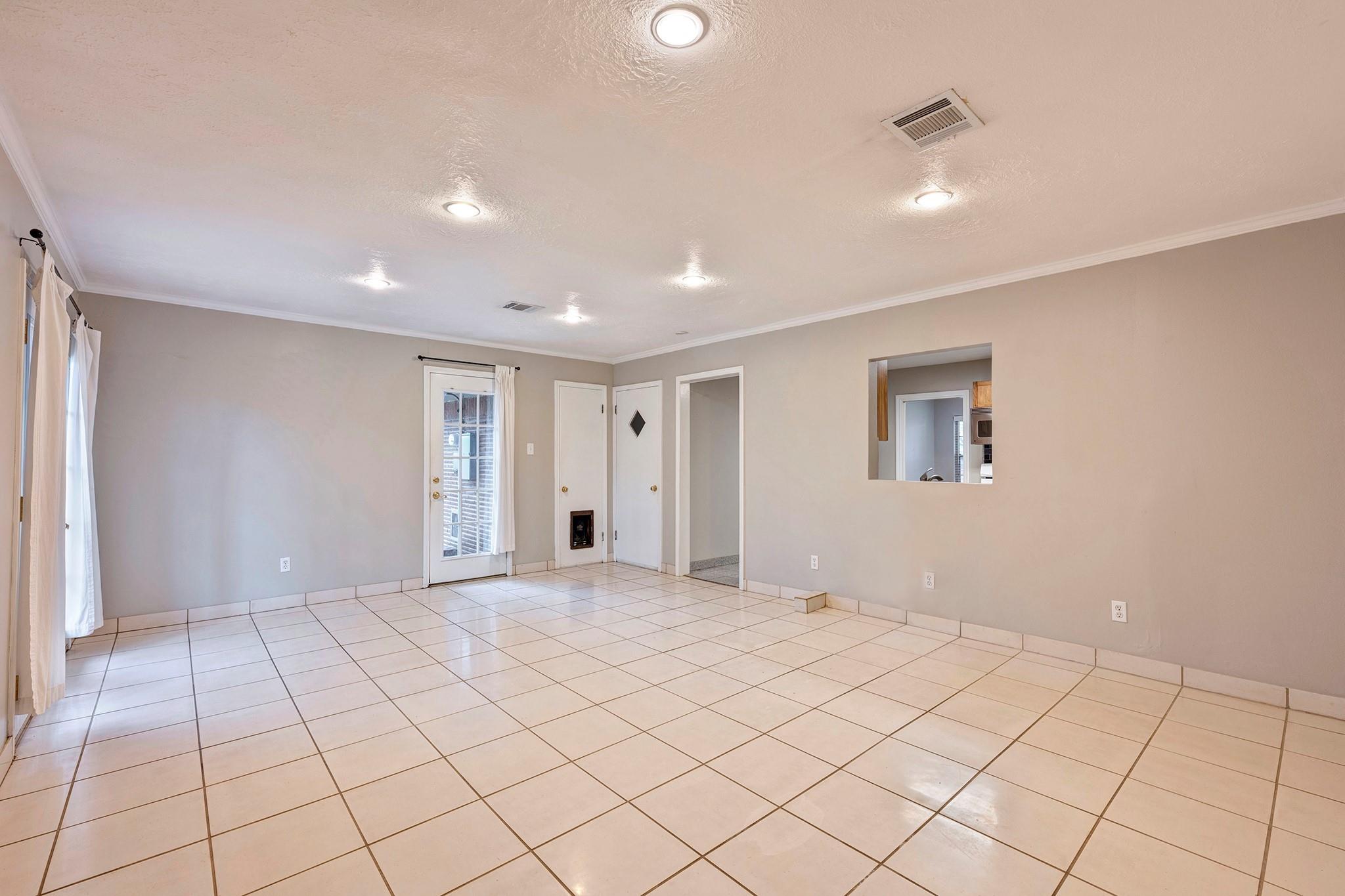 1135 W 31st Street