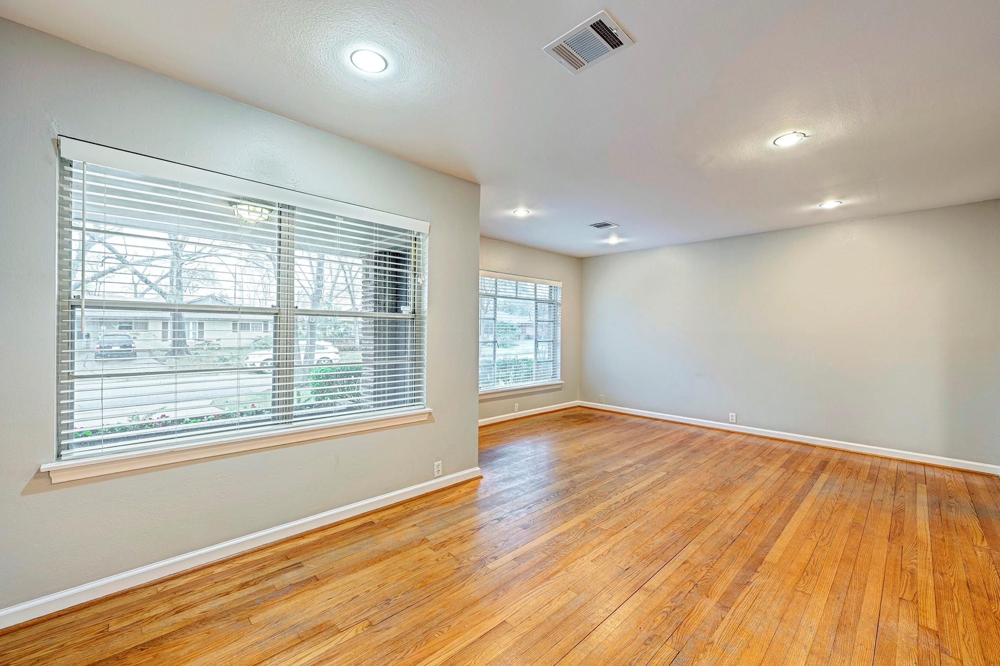 1135 W 31st Street