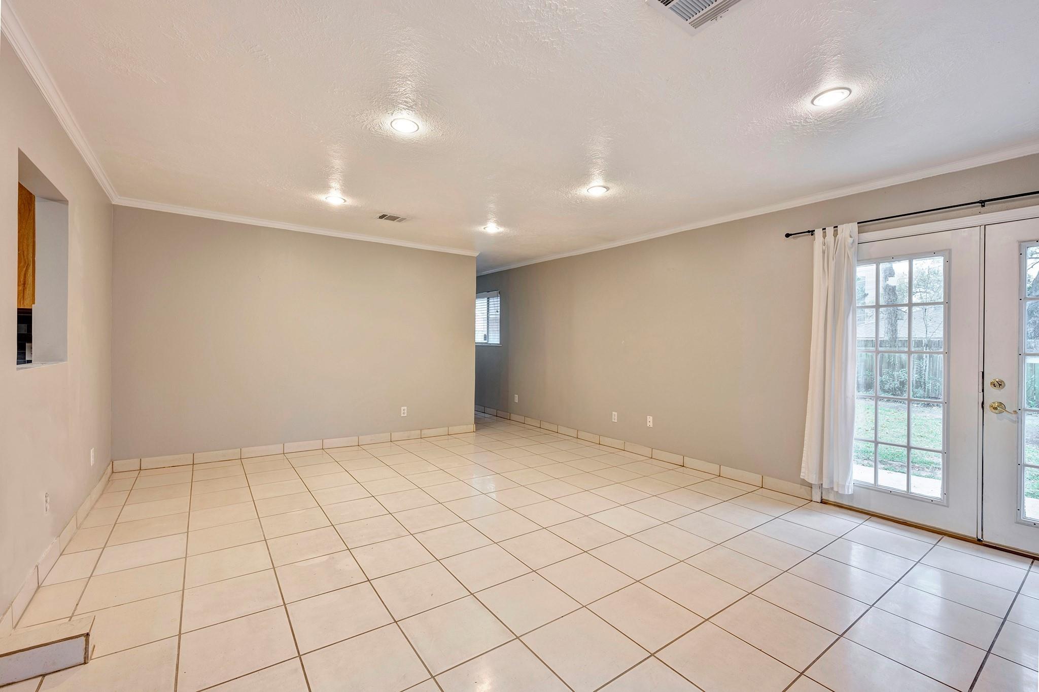 1135 W 31st Street