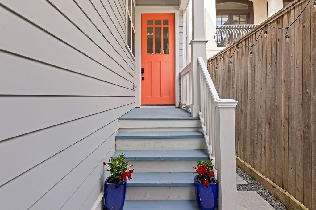 521 W 17th Street