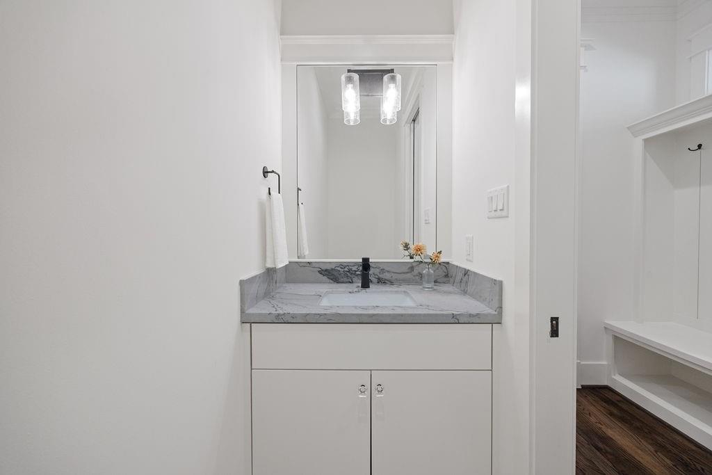 521 W 17th Street