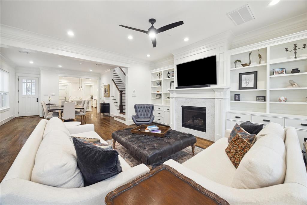 521 W 17th Street