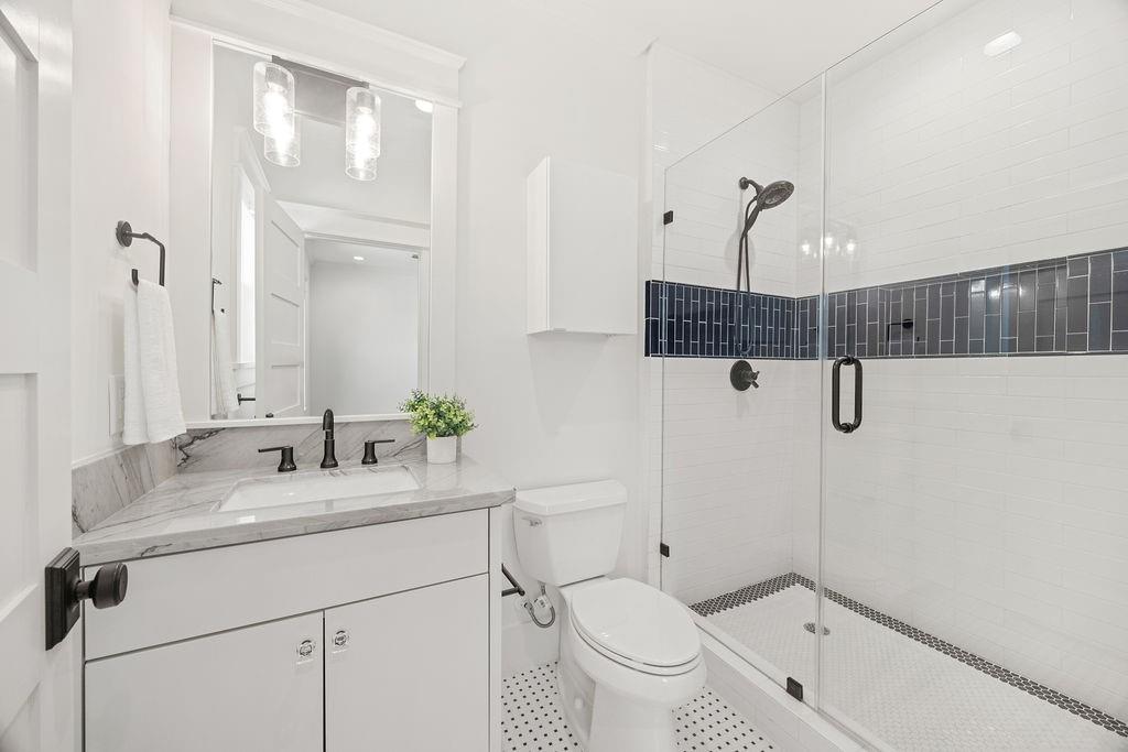 521 W 17th Street