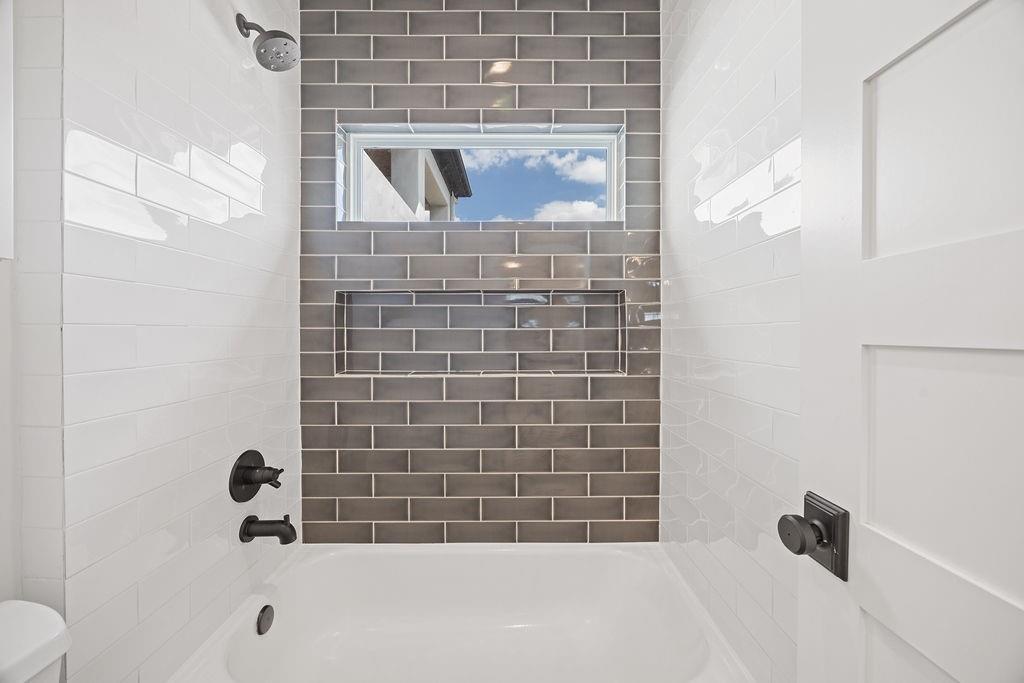 521 W 17th Street