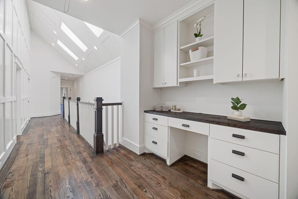 521 W 17th Street