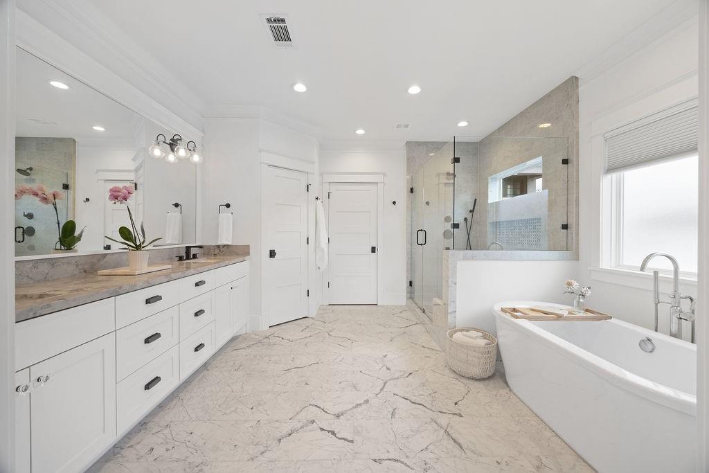521 W 17th Street