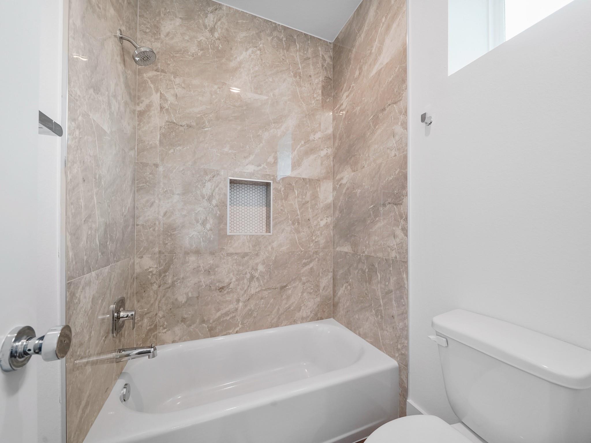 7508 Carver Road Unit: E