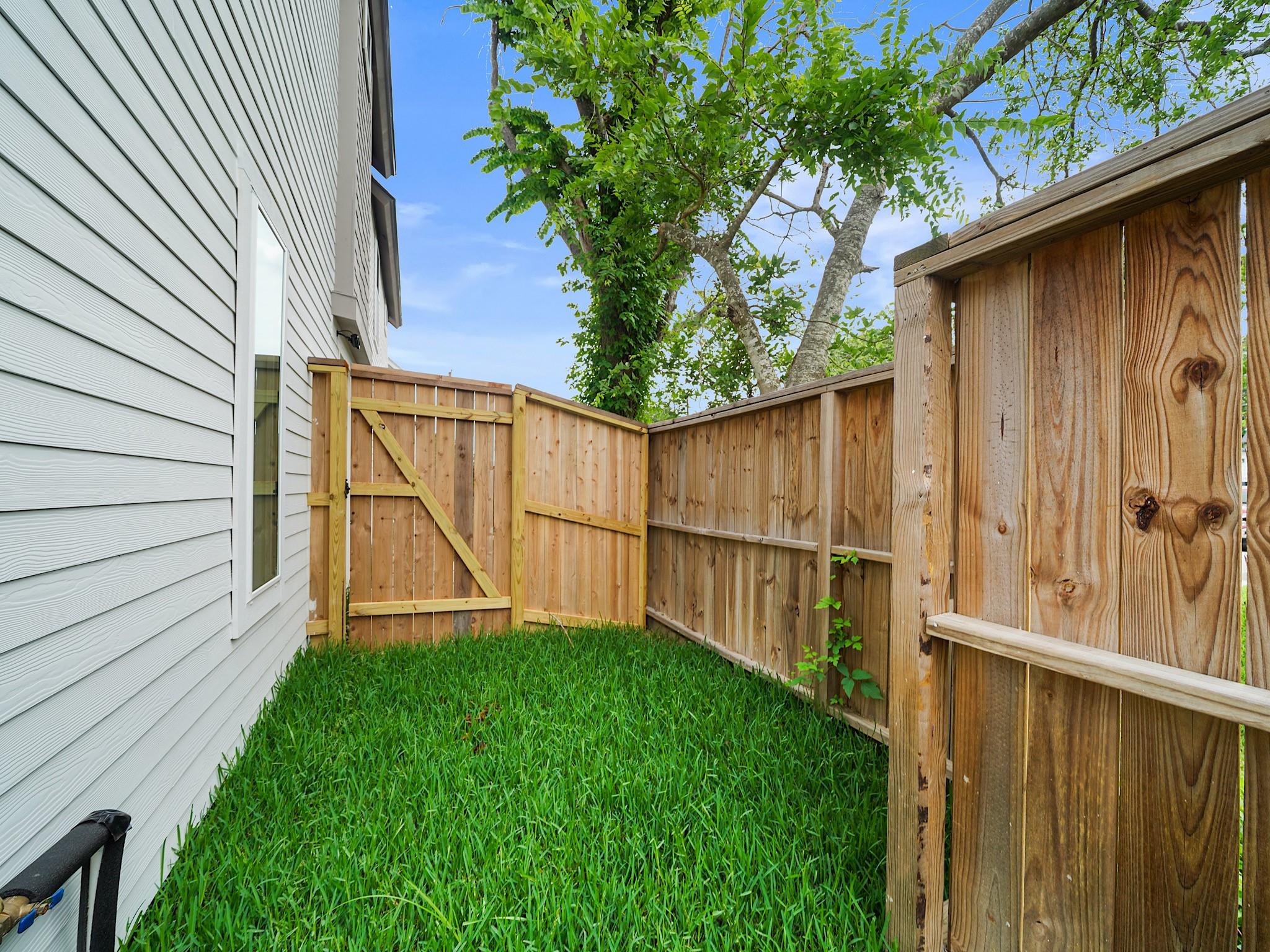 7508 Carver Road Unit: E