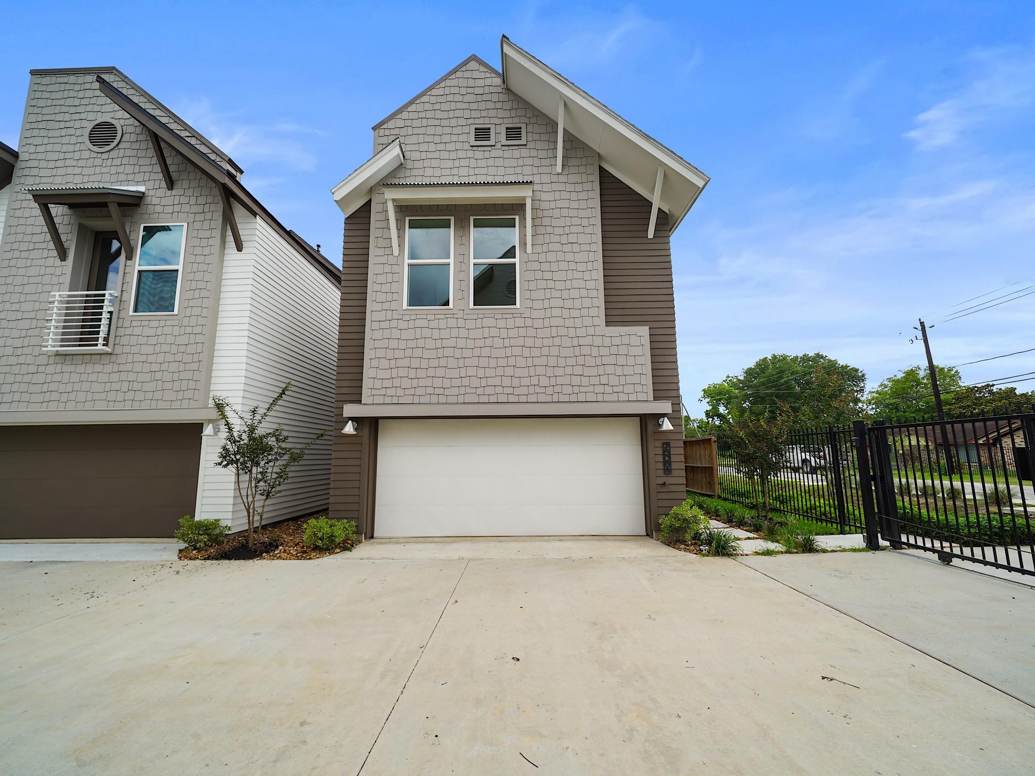 7508 Carver Road Unit: E