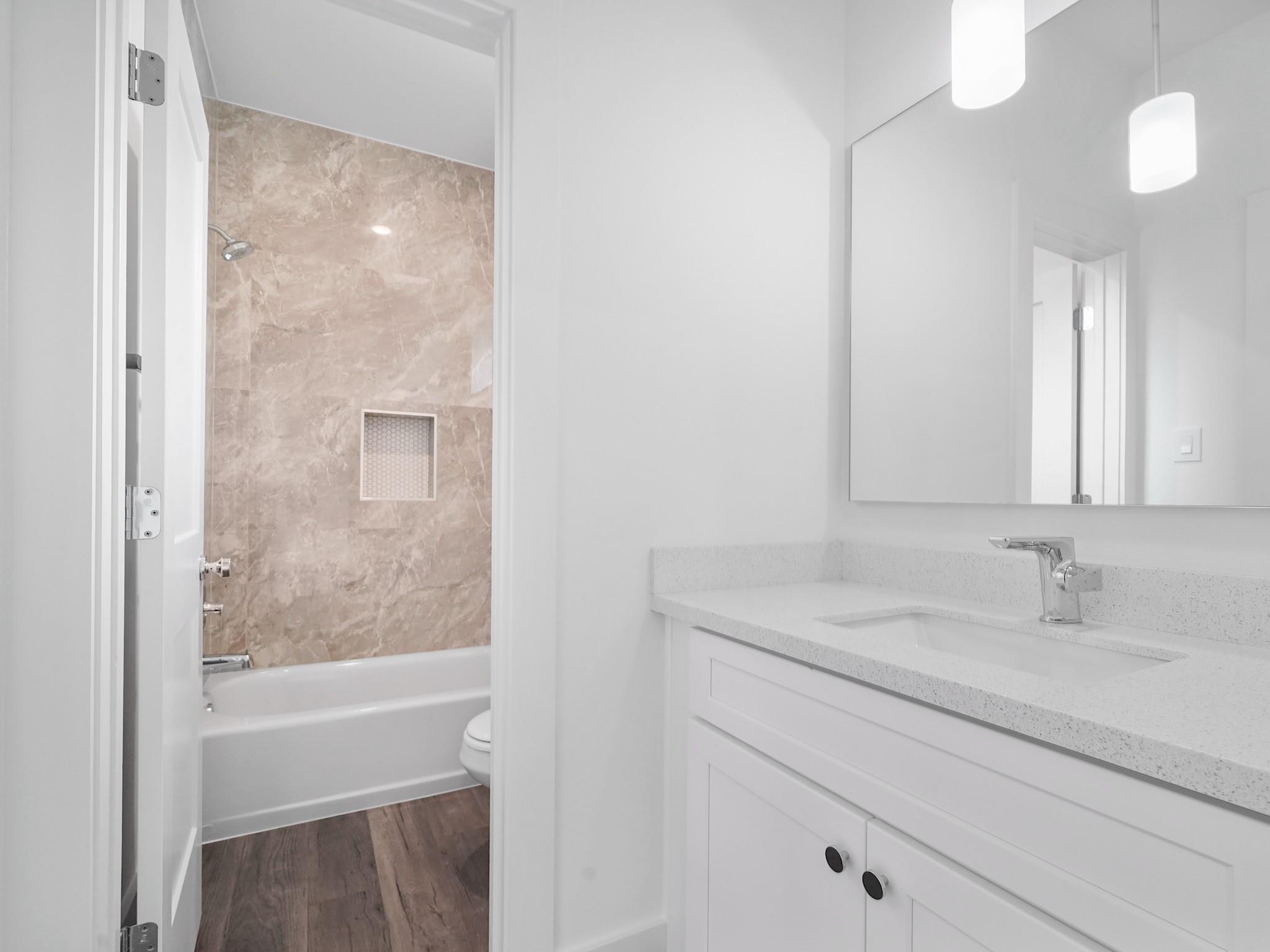 7508 Carver Road Unit: E